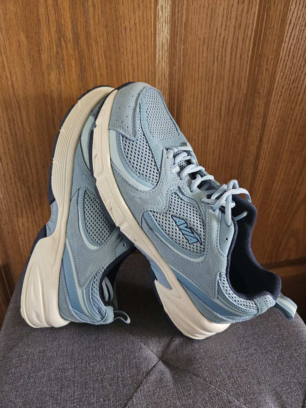 Light Blue Suede Leather Women's Avia Running Sneakers